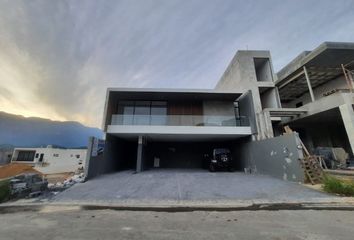 Casa en  Calle Misioneros De La Caridad, El Yerbaniz, Santiago, Nuevo León, 67302, Mex