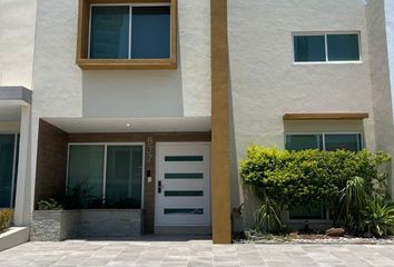 Casa en condominio en  Calle Najerilla, La Rioja, Los Gavilanes, Tlajomulco De Zúñiga, Jalisco, 45645, Mex