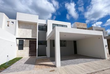 Casa en  Calle 57-a 117-419, Lázaro Cárdenas, Mérida, Yucatán, 97157, Mex