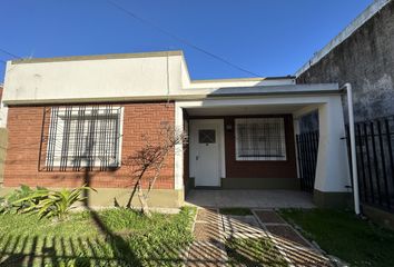 Casa en  Caseros, Tres De Febrero