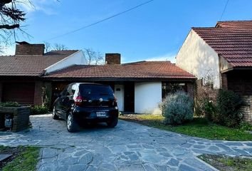 Casa en  Caisamar, Mar Del Plata