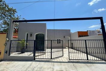 Casa en  Calle 27, Chuburna De Hidalgo, Mérida, Yucatán, 97205, Mex