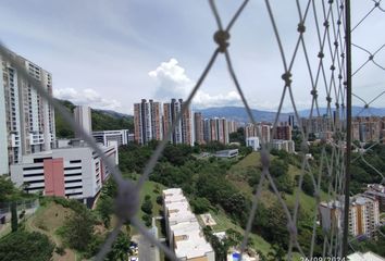 Apartamento en  Loma De Los Bernal, Medellín