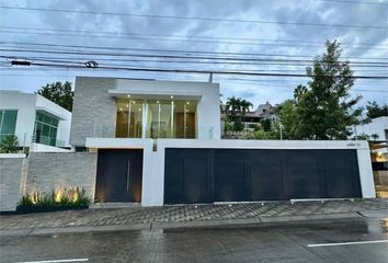 Casa en  Avenida Naciones Unidas, Loma Real, Zapopan, Jalisco, 45129, Mex