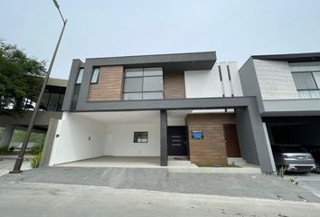 Casa en  Paseo Del Campanario, Los Cavazos, Santiago, Nuevo León, 67315, Mex