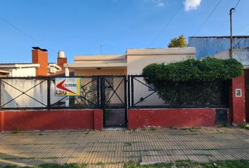 Casa en  Burzaco, Partido De Almirante Brown