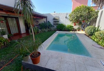 Casa en  Rogelio Martínez, Córdoba Capital