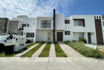 Casa en condominio en  Juriquilla Grand, La Antigua Juriquilla, Querétaro, Mex