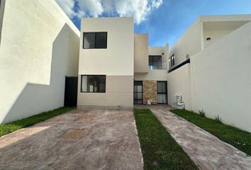 Casa en  Calle 25, Mérida, Yucatán, 97312, Mex