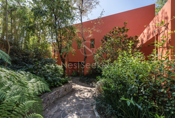 Casa en  Calle La Joya, Valle De Bravo, México, 51220, Mex