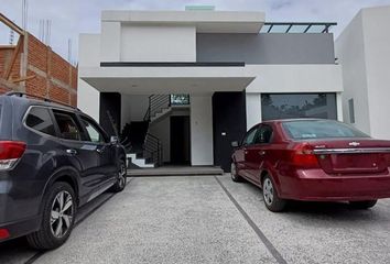 Casa en  La Huerta, Morelia, Morelia, Michoacán