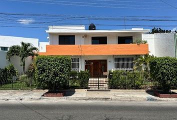 Casa en  Avenida Yucatán, Del Arco, Mérida, Yucatán, 97138, Mex