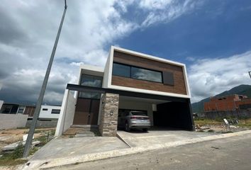 Casa en  El Yerbaniz, Santiago, Nuevo León, Mex