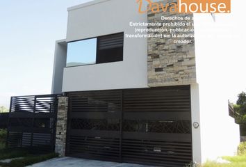 Casa en  Vía Los Encinos, Las Margaritas, Monterrey, Nuevo León, 64990, Mex