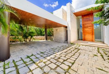 Casa en  Yucatan Country Club, Mérida, Yucatán, Mex