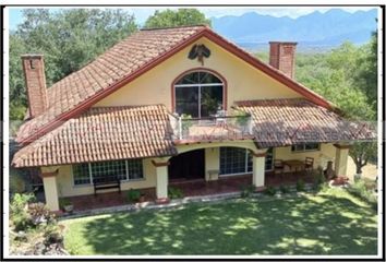 Quinta en  Calle Loma De Los Pilares, Los Cavazos, Santiago, Nuevo León, 67318, Mex