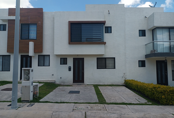 Casa en condominio en  Calle Huizache, Zibata, Zona Cactus, El Marqués, Querétaro, 76269, Mex