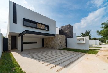 Casa en condominio en  Komchen, Mérida, Yucatán