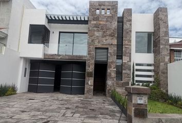 Casa en  Constitucion Totoltepec, Paseo San Carlos, Fraccionamiento San Carlos, San Francisco Coaxusco, Metepec, México, 52159, Mex