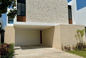 Casa en condominio en  Calle 28, Komchén, Mérida, Yucatán, 97302, Mex