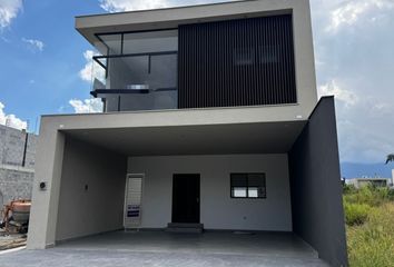 Casa en  Paseo Del Campanario, Los Cavazos, Santiago, Nuevo León, 67315, Mex