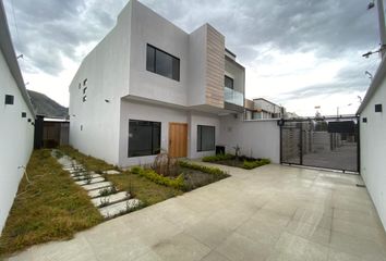 Casa en  Challuabamba, Cuenca