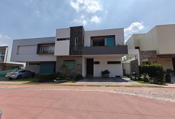 Casa en condominio en  Calle Ollanauri, La Rioja, Los Gavilanes, Tlajomulco De Zúñiga, Jalisco, 45645, Mex