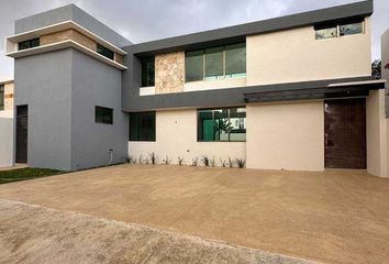 Casa en  Calle 18 6, Chablekal, Mérida, Yucatán, 97302, Mex