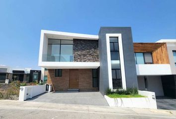 Casa en condominio en  Avenida Siervo De La Nación 381-2-381-1, Lomas Del Valle, Morelia, Michoacán De Ocampo, 58170, Mex