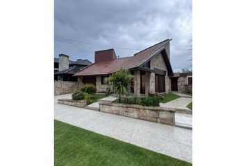 Casa en  Bosque Peralta Ramos, Mar Del Plata