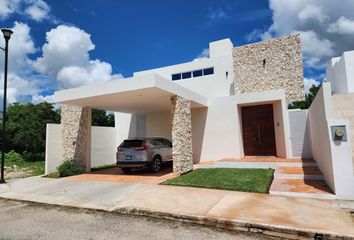 Casa en  Avenida Hacienda Cholul, Cholul, Mérida, Yucatán, 97305, Mex