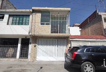 Casa en  Calle De La Flor, Castillos De Aragón, Ecatepec De Morelos, México, 55244, Mex