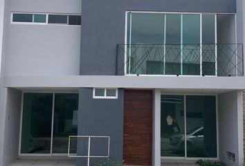 Casa en condominio en  Calle Tormantos, La Rioja, Los Gavilanes, Tlajomulco De Zúñiga, Jalisco, 45645, Mex