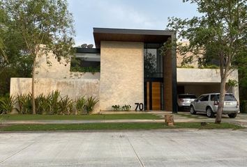 Casa en condominio en  Yucatan Country Club, Mérida, Yucatán, Mex