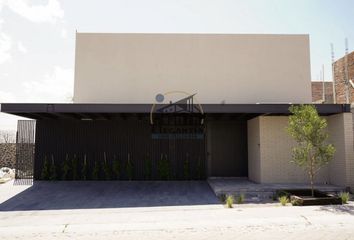 Casa en  Privada San Vicente, Lomas Del Campanario Iii, Santiago De Querétaro, Querétaro, 76146, Mex