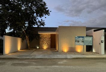 Casa en  Avenida Flamboyán, Conkal, Yucatán, 97347, Mex