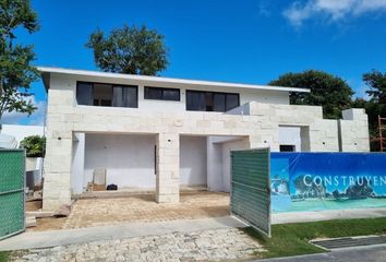 Casa en condominio en  Yucatan Country Club, Mérida, Yucatán, Mex