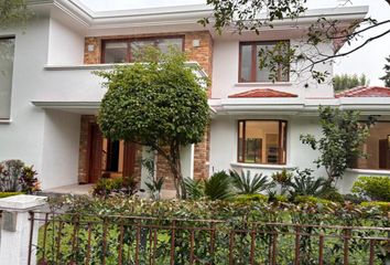 Casa en  Cumbayá, Quito