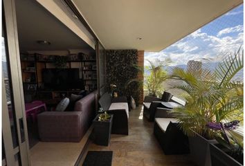 Apartamento en  Poblado, Medellín