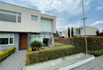 Casa en  Tumbaco, Quito