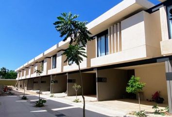 Casa en condominio en  X Canatún, Mérida, Yucatán, Mex