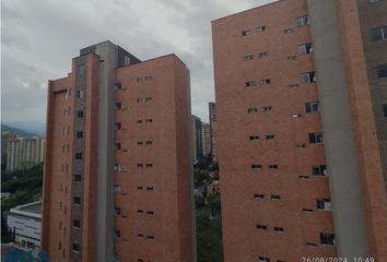 Apartamento en  Loma De Los Bernal, Medellín