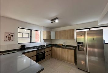 Apartamento en  Las Lomas, Medellín