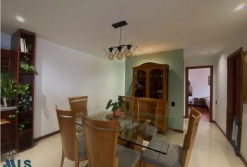 Apartamento en  Los Balsos, Medellín