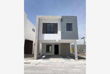 Casa en fraccionamiento en  Calle 60, Colonia 3, Saltillo, Coahuila De Zaragoza, 25016, Mex