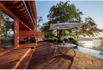 Casa en  Santa María Ahuacatlan, Valle De Bravo