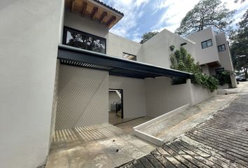 Casa en condominio en  Privada Bugambilias, Avándaro, Valle De Bravo, México, 51226, Mex