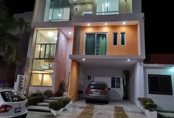 Casa en  Calle Álvaro Antillano Aguilar 38, Residencial Del Lago, Ciudad Del Carmen, Carmen, Campeche, 24158, Mex