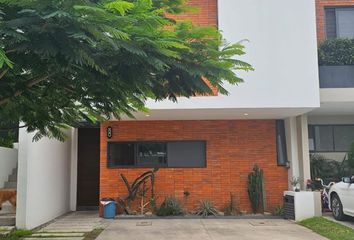 Casa en condominio en  Calle Tabachines, San Agustín, Tlajomulco De Zúñiga, Jalisco, 45645, Mex