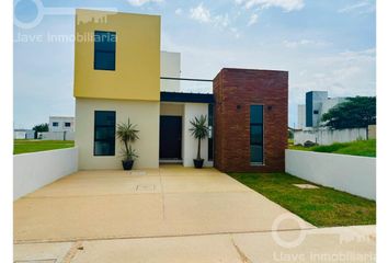 Casa en  Lomas De Barrillas, Coatzacoalcos, Veracruz